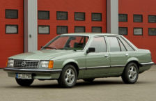 Opel Record E2 (1982-1986)