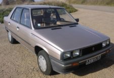 Лобовое стекло Renault R9/R11 (1981-1989)